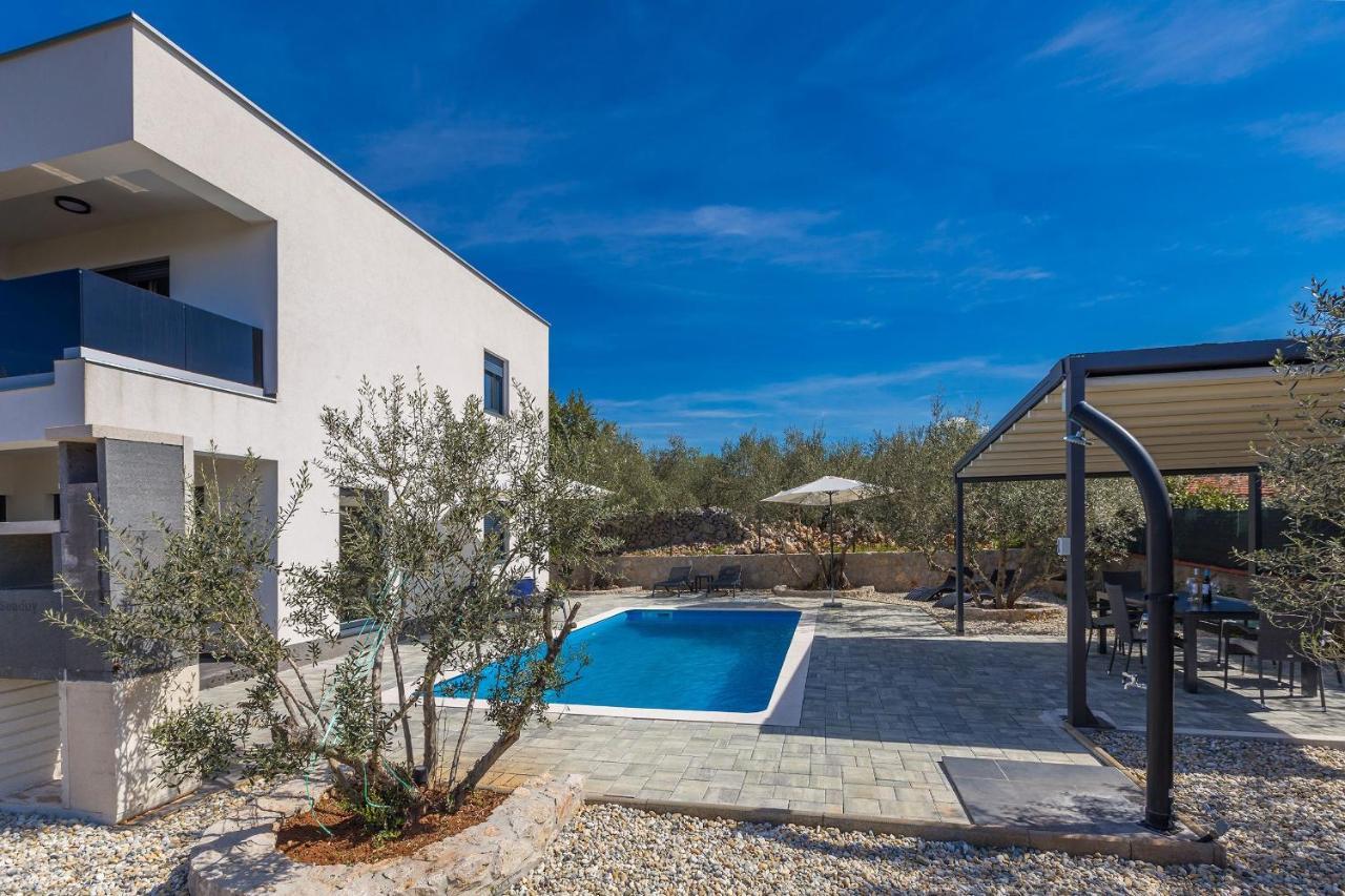 Villa Lio With Private Pool Linardići Buitenkant foto